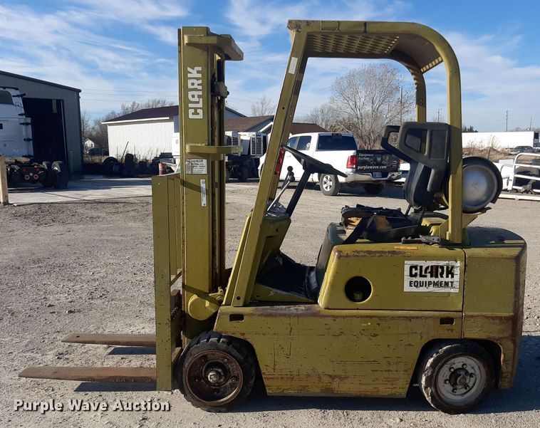 image for item LX9952 Clark C500  45  forklift