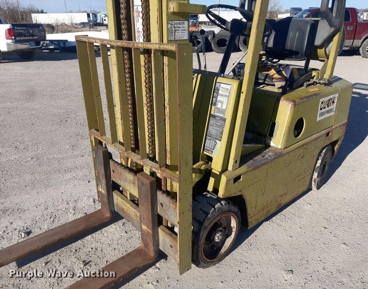 image for item LX9952 Clark C500  45  forklift