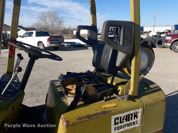 image for item LX9952 Clark C500  45  forklift