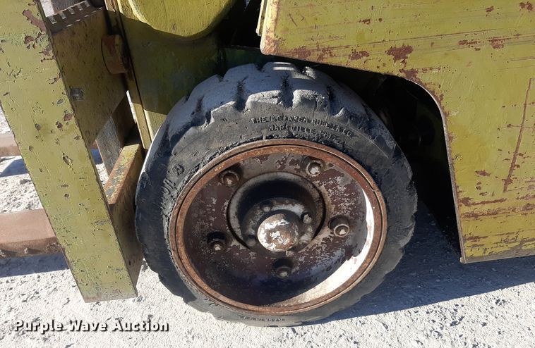 image for item LX9952 Clark C500  45  forklift