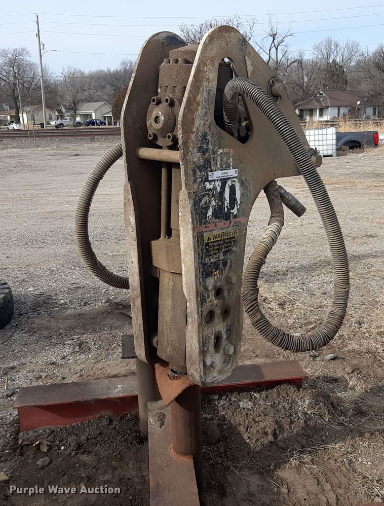 image for item LX9965 Caterpillar  breaker