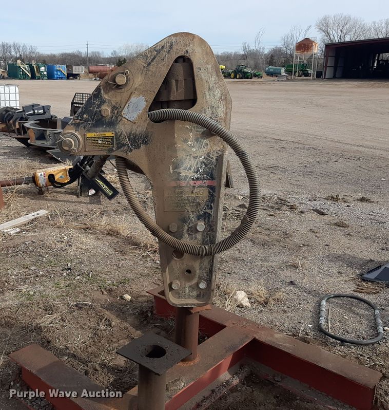 image for item LX9965 Caterpillar  breaker