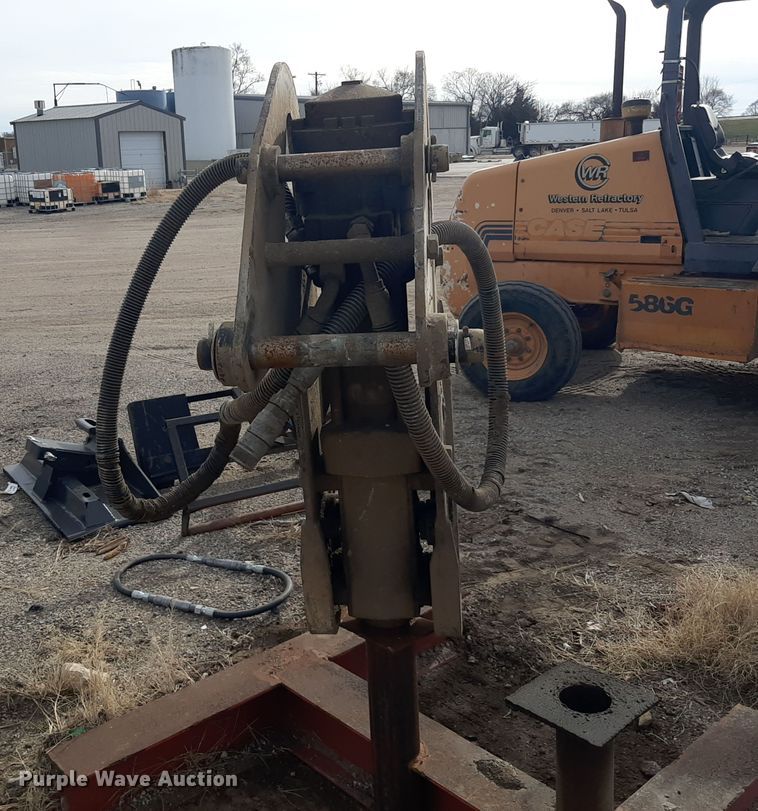 image for item LX9965 Caterpillar  breaker