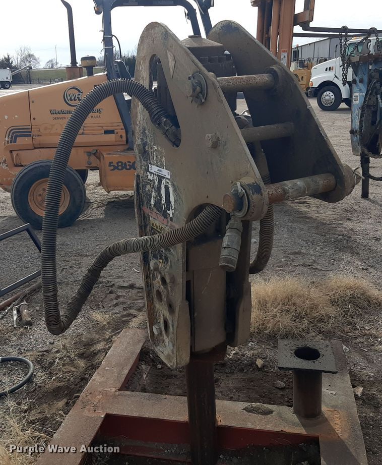 image for item LX9965 Caterpillar  breaker