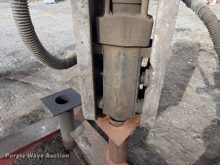 image for item LX9965 Caterpillar  breaker