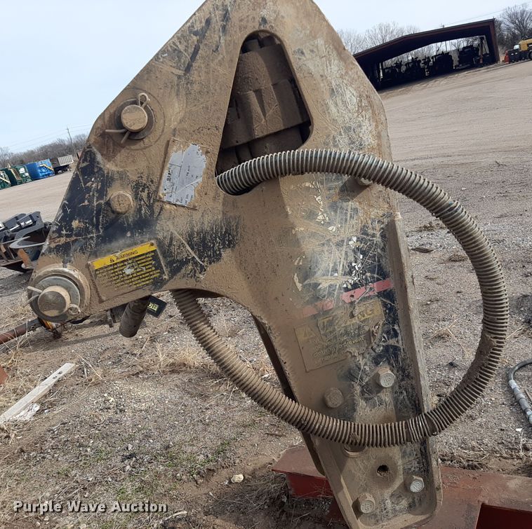 image for item LX9965 Caterpillar  breaker