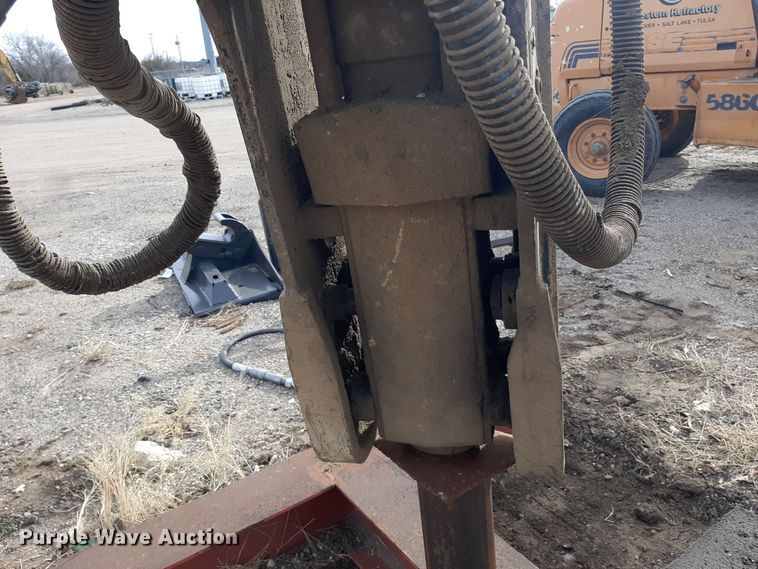 image for item LX9965 Caterpillar  breaker