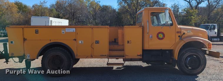 image for item LY9480 2000 International 4700  utility / service truck