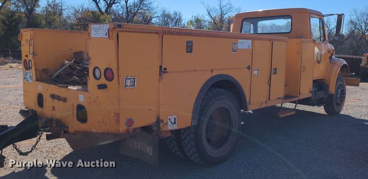 image for item LY9480 2000 International 4700  utility / service truck