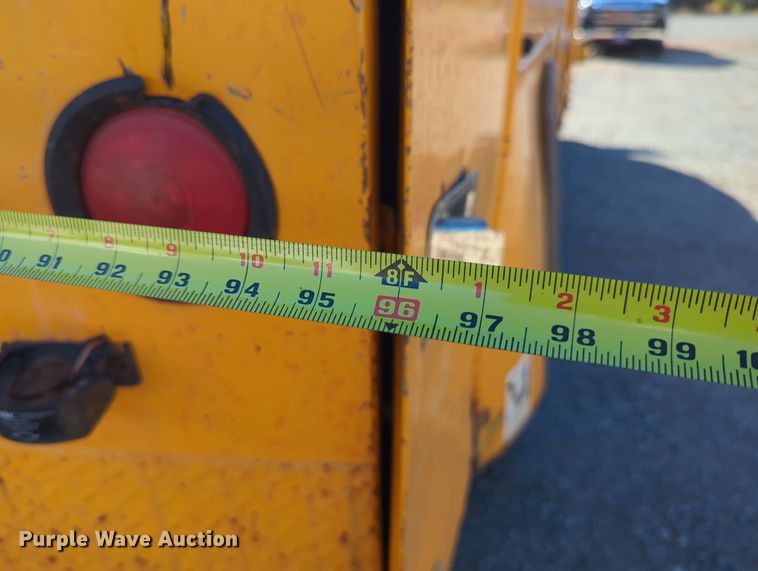 image for item LY9480 2000 International 4700  utility / service truck