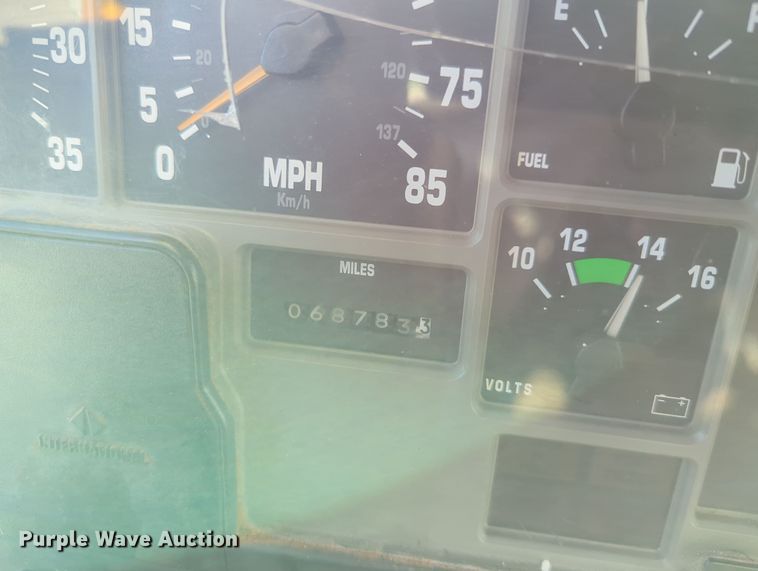 image for item LY9480 2000 International 4700  utility / service truck