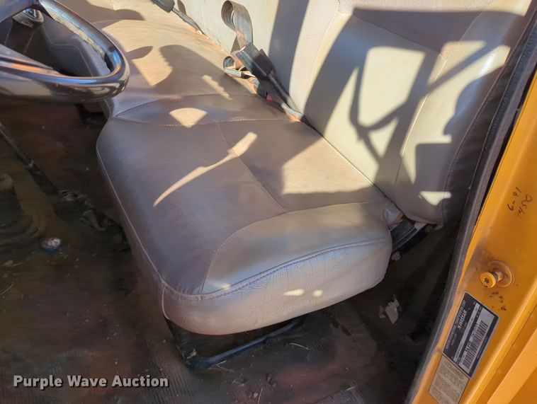 image for item LY9480 2000 International 4700  utility / service truck