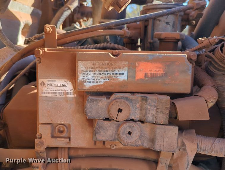 image for item LY9480 2000 International 4700  utility / service truck