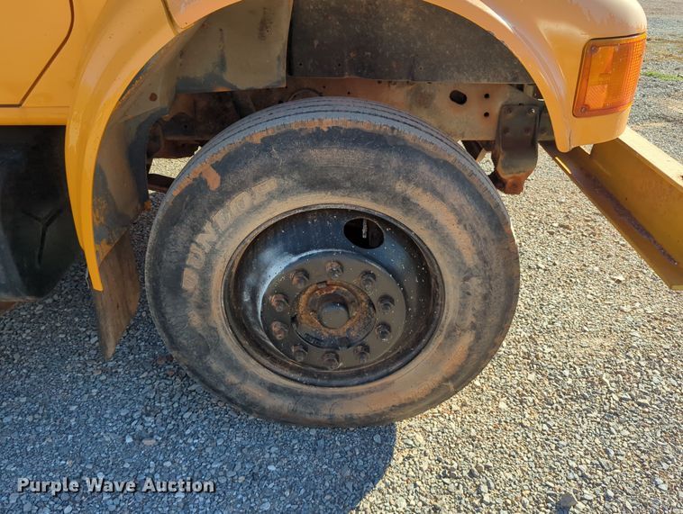 image for item LY9480 2000 International 4700  utility / service truck