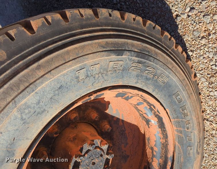 image for item LY9480 2000 International 4700  utility / service truck