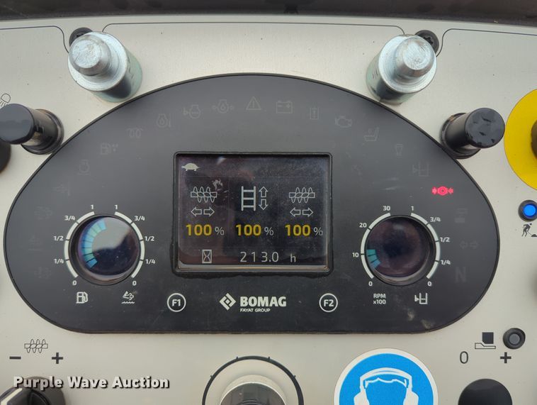 image for item LY9490 2019 Bomag BF 200 C-2  paver