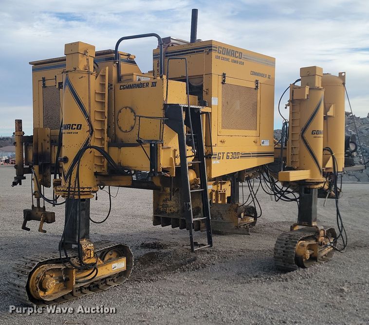 image for item ME9579 1990 Gomaco Commander III GT6300  slip form paver