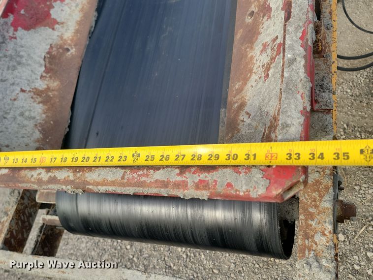 image for item ME9579 1990 Gomaco Commander III GT6300  slip form paver