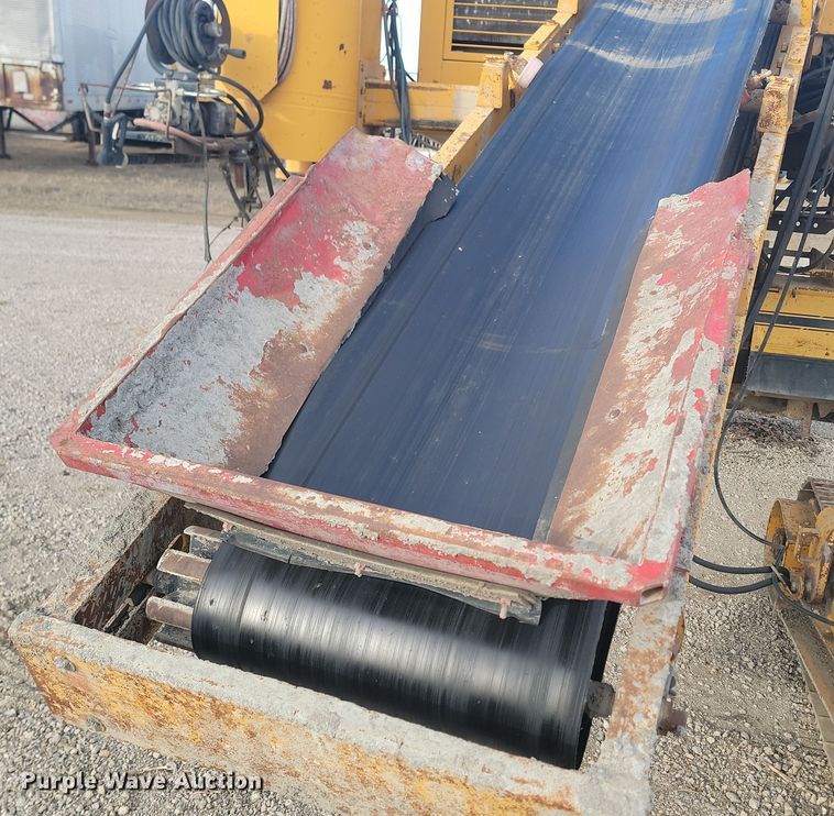 image for item ME9579 1990 Gomaco Commander III GT6300  slip form paver