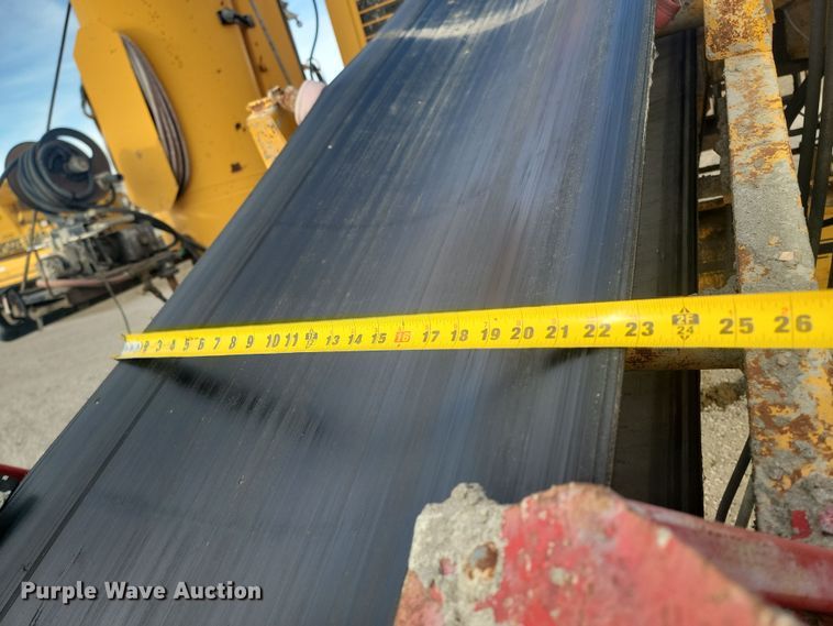 image for item ME9579 1990 Gomaco Commander III GT6300  slip form paver