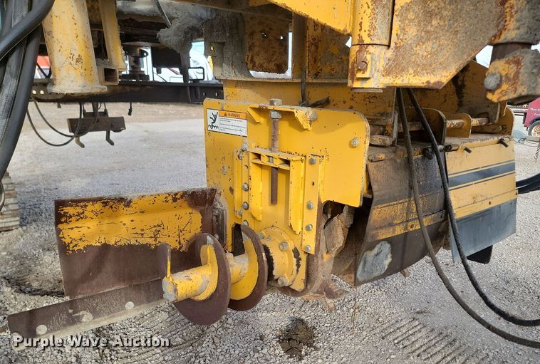 image for item ME9579 1990 Gomaco Commander III GT6300  slip form paver