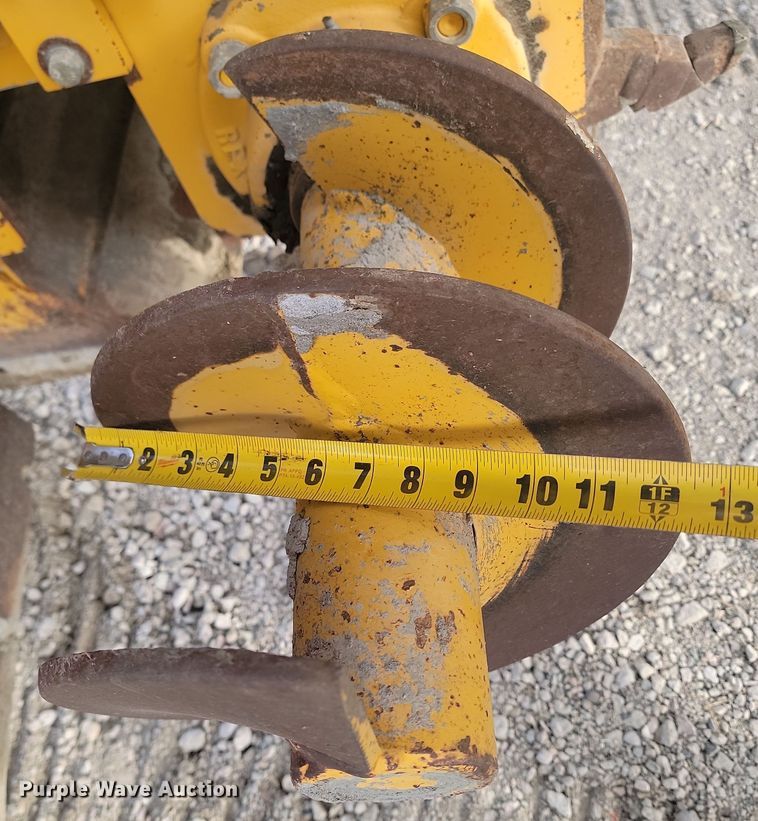 image for item ME9579 1990 Gomaco Commander III GT6300  slip form paver