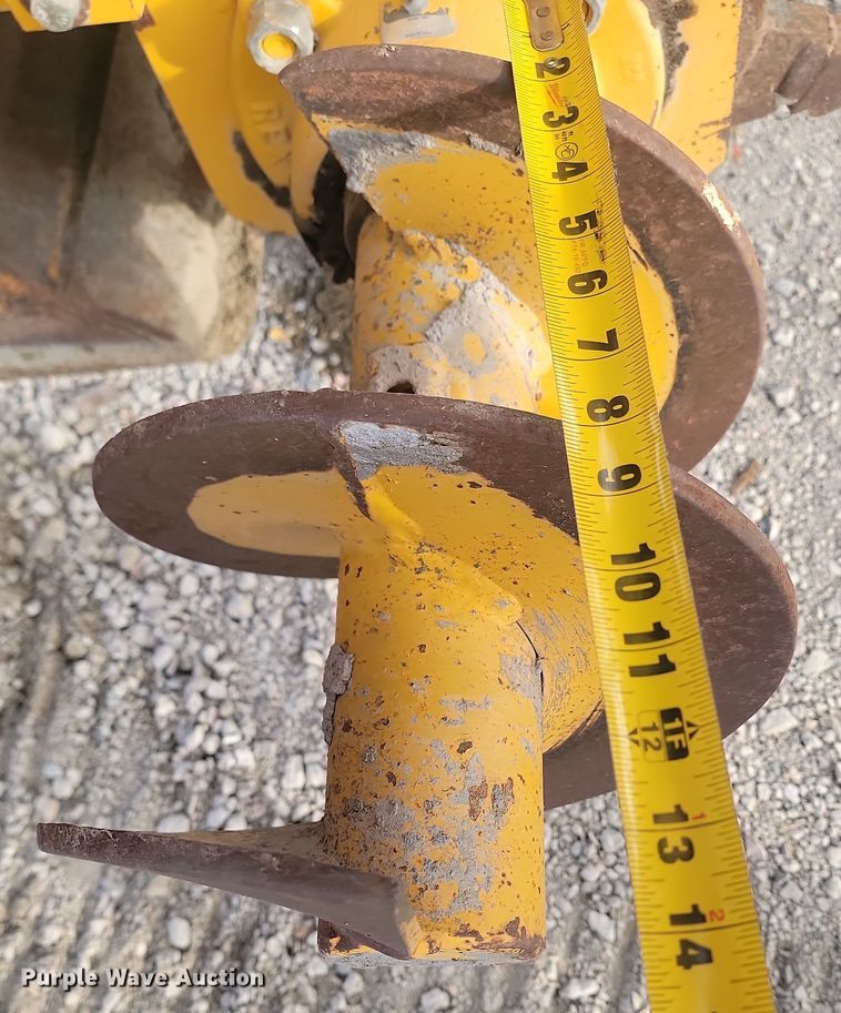 image for item ME9579 1990 Gomaco Commander III GT6300  slip form paver