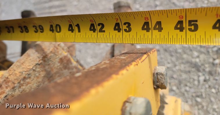 image for item ME9579 1990 Gomaco Commander III GT6300  slip form paver