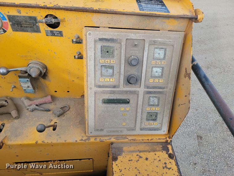 image for item ME9579 1990 Gomaco Commander III GT6300  slip form paver