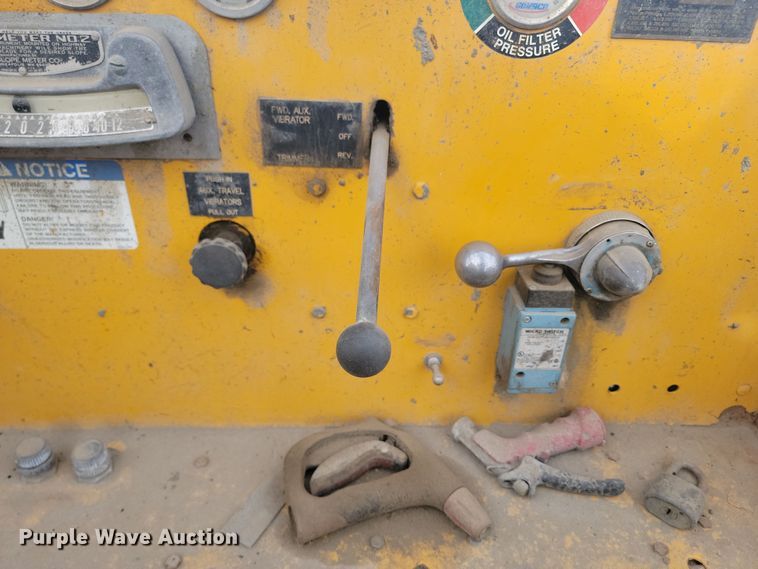 image for item ME9579 1990 Gomaco Commander III GT6300  slip form paver