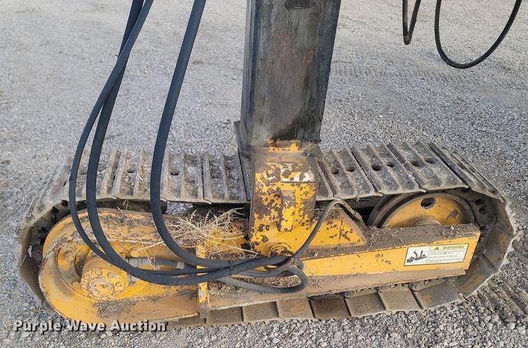 image for item ME9579 1990 Gomaco Commander III GT6300  slip form paver