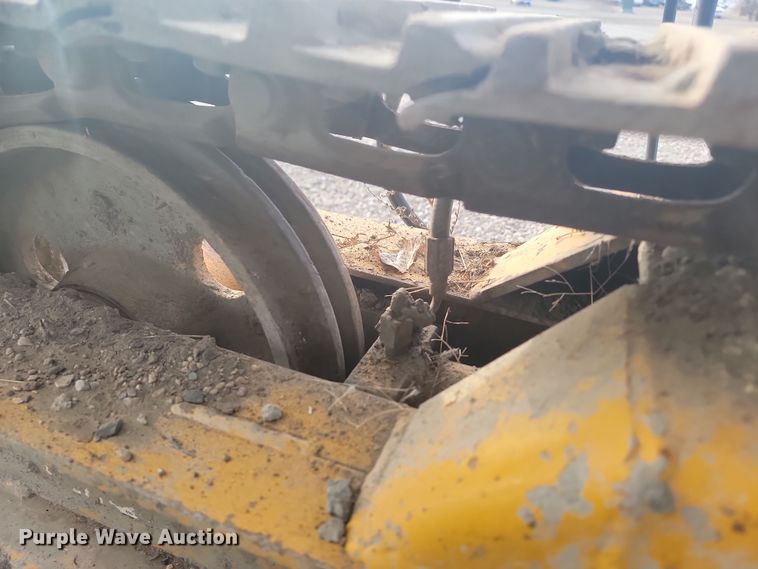 image for item ME9579 1990 Gomaco Commander III GT6300  slip form paver