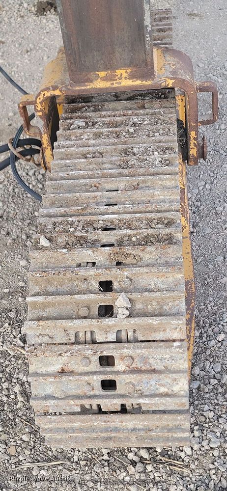 image for item ME9579 1990 Gomaco Commander III GT6300  slip form paver