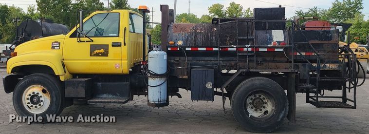 image for item MG9753 2001 GMC C6500  seal coat truck