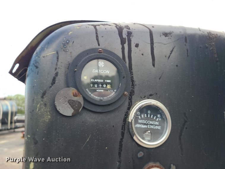 image for item MG9753 2001 GMC C6500  seal coat truck