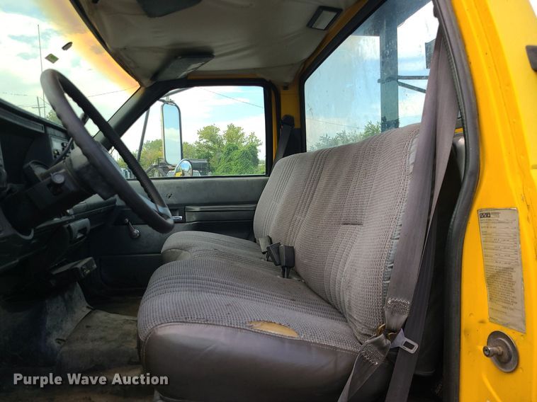 image for item MG9753 2001 GMC C6500  seal coat truck