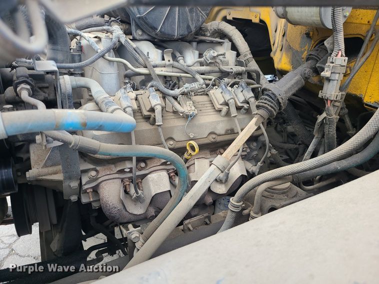 image for item MG9753 2001 GMC C6500  seal coat truck