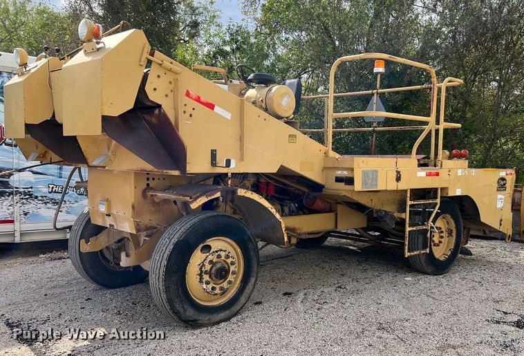 image for item MH9947 Etnyre  chip spreader