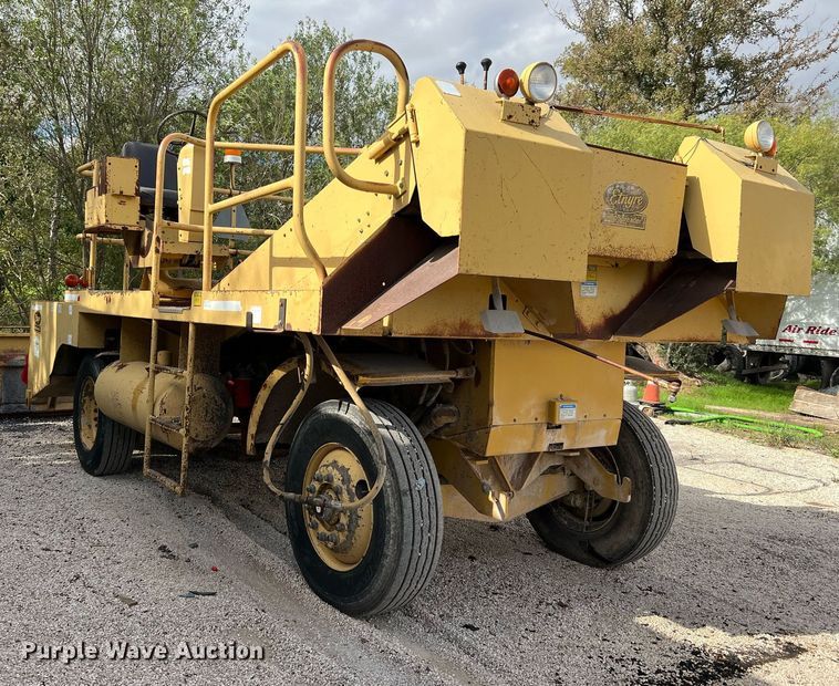 image for item MH9947 Etnyre  chip spreader