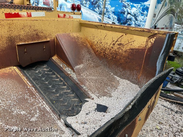 image for item MH9947 Etnyre  chip spreader