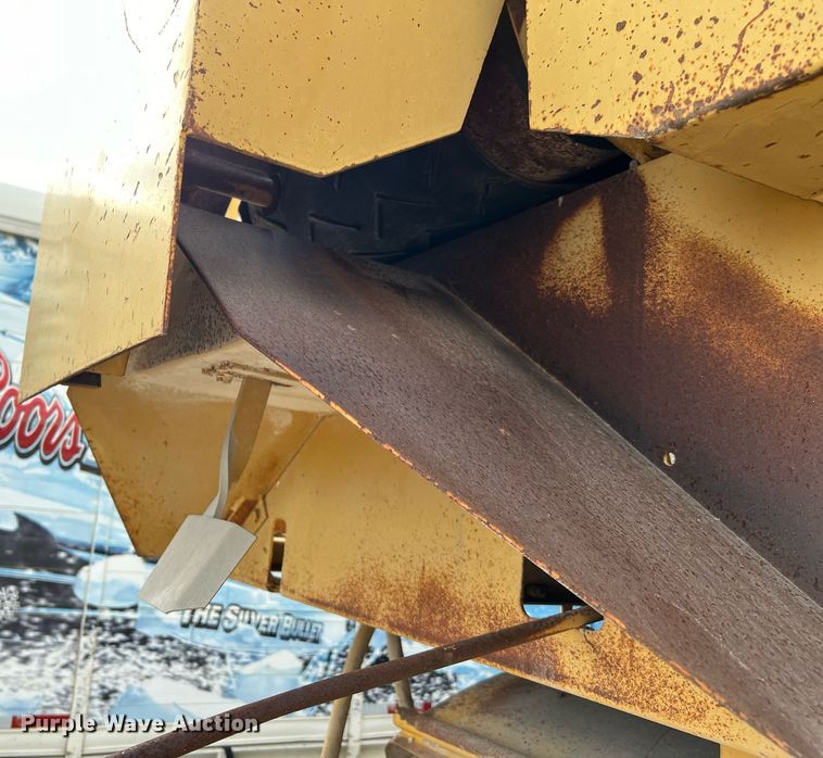 image for item MH9947 Etnyre  chip spreader