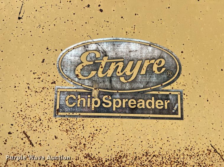 image for item MH9947 Etnyre  chip spreader