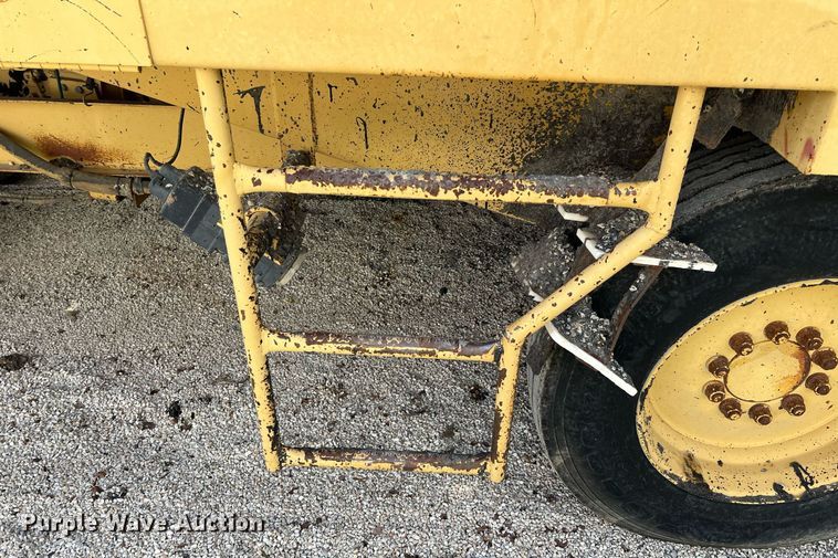 image for item MH9947 Etnyre  chip spreader