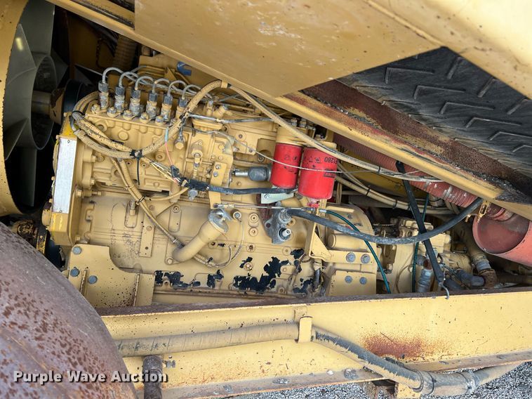 image for item MH9947 Etnyre  chip spreader