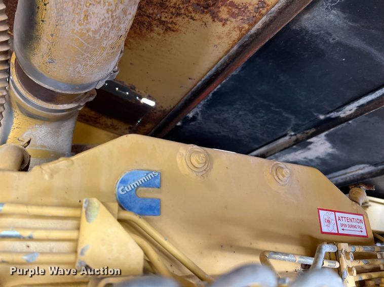 image for item MH9947 Etnyre  chip spreader