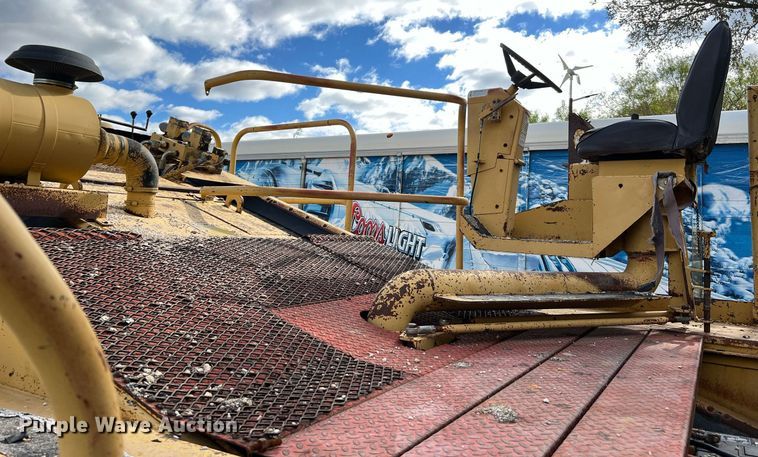 image for item MH9947 Etnyre  chip spreader