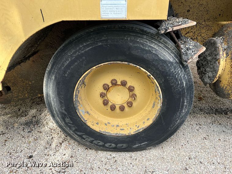 image for item MH9947 Etnyre  chip spreader