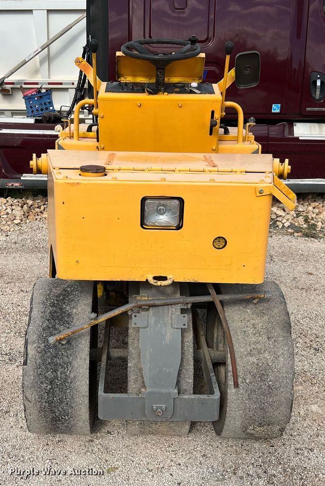 image for item MH9949 Bomag BW3R  pneumatic roller