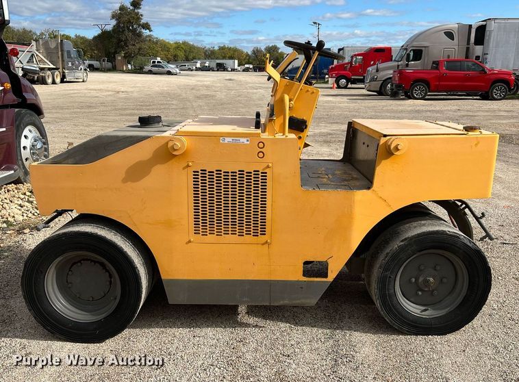 image for item MH9949 Bomag BW3R  pneumatic roller