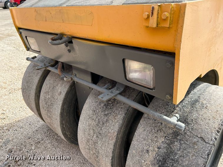 image for item MH9949 Bomag BW3R  pneumatic roller